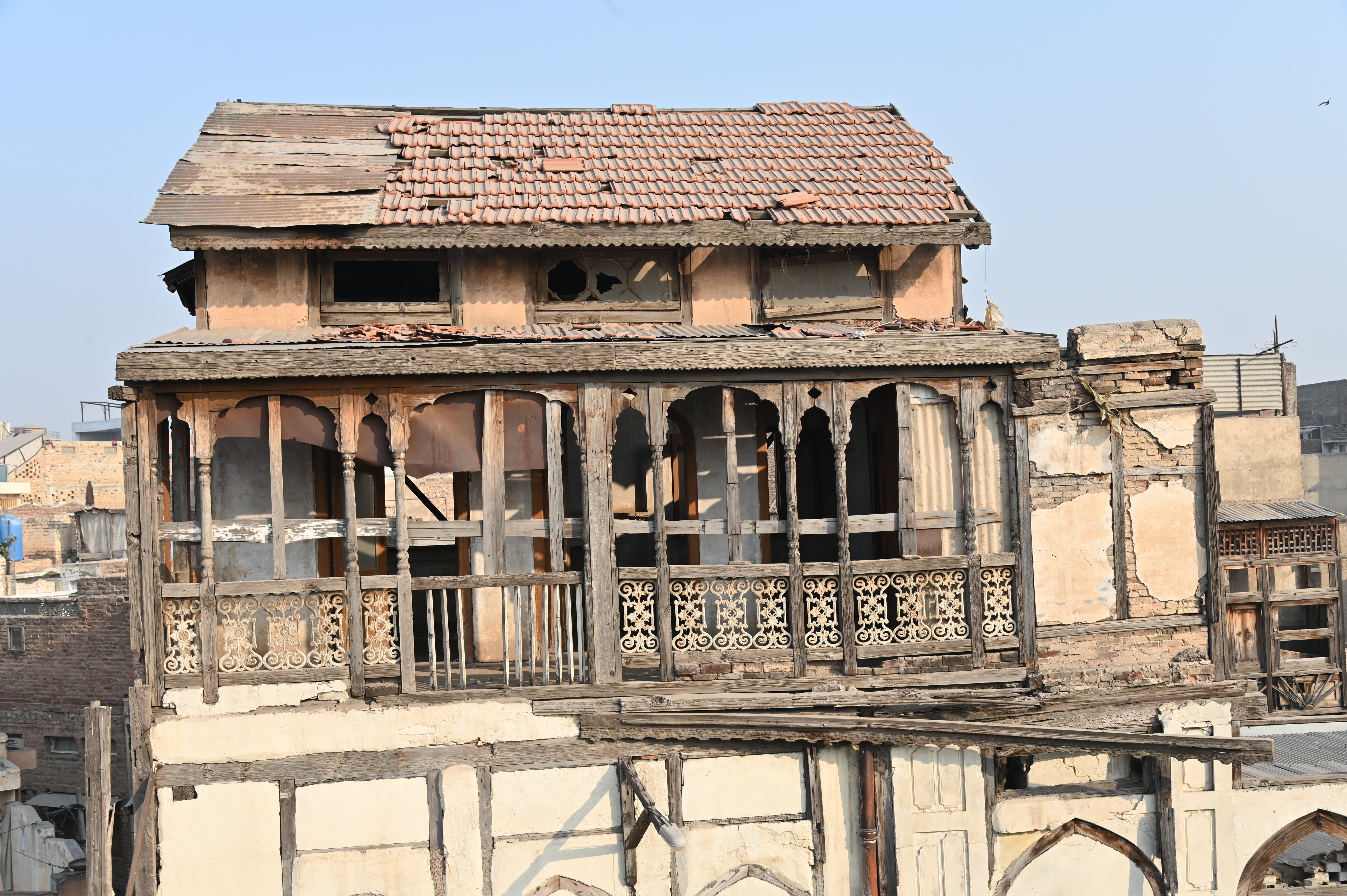 The old deteriorated house located in Sethi Mohalla