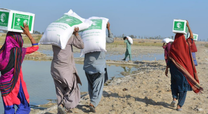 King Salman Relief Center distributes food packages (3rd Phase) among ...