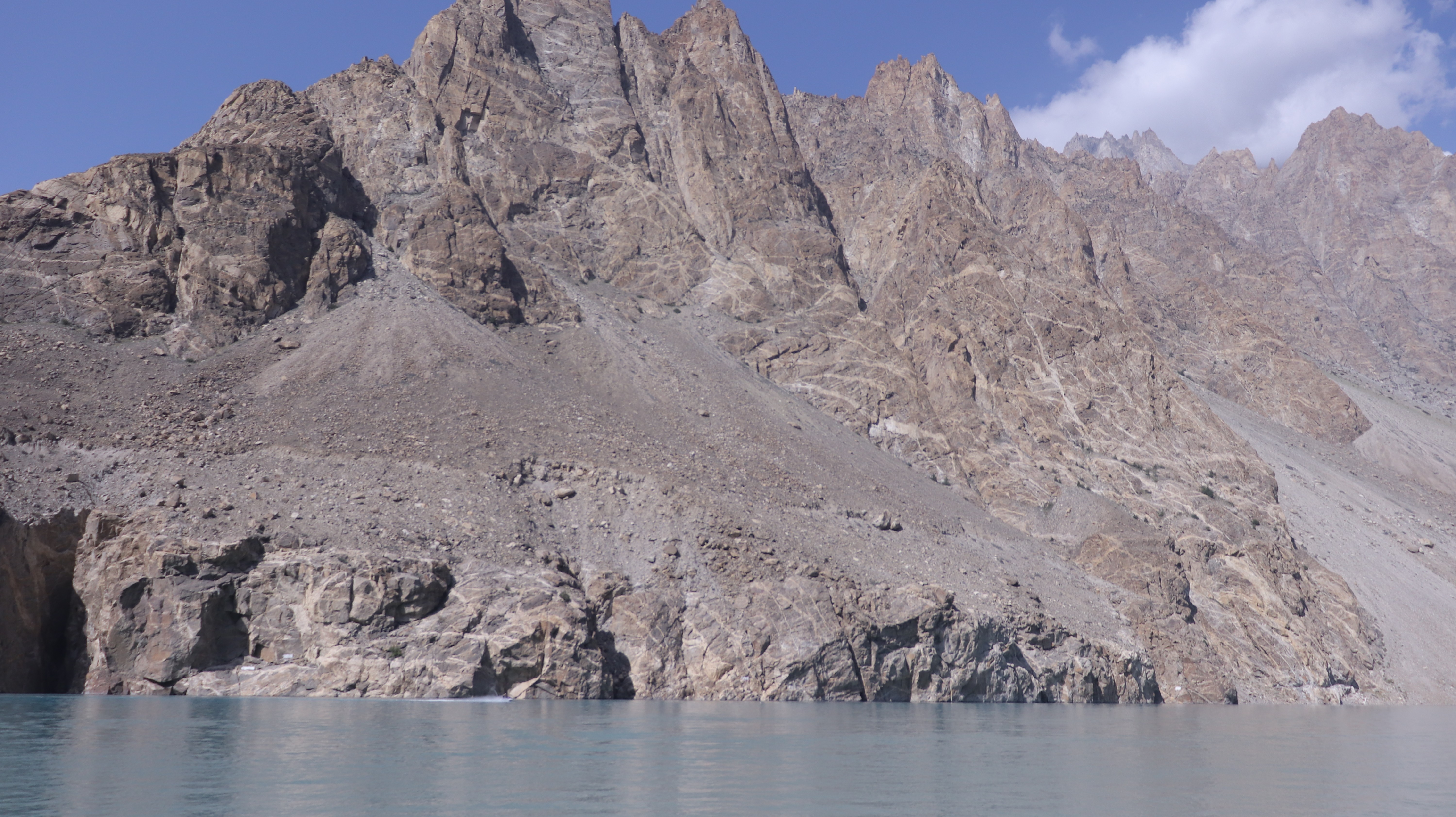 white skinned mountain surrounding Lulusar Lake