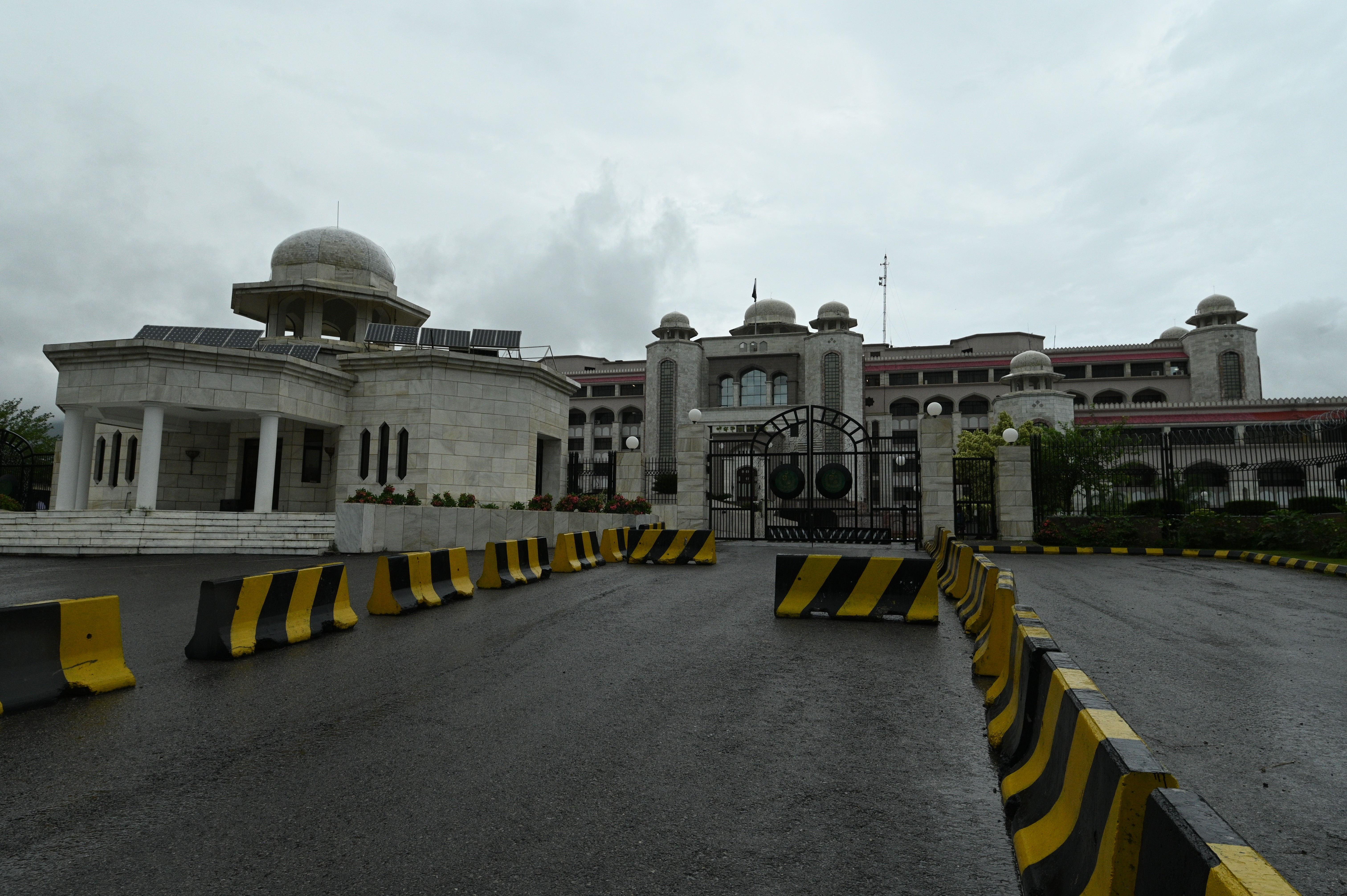 Prime Minister's Secretariat located on constitution avenue