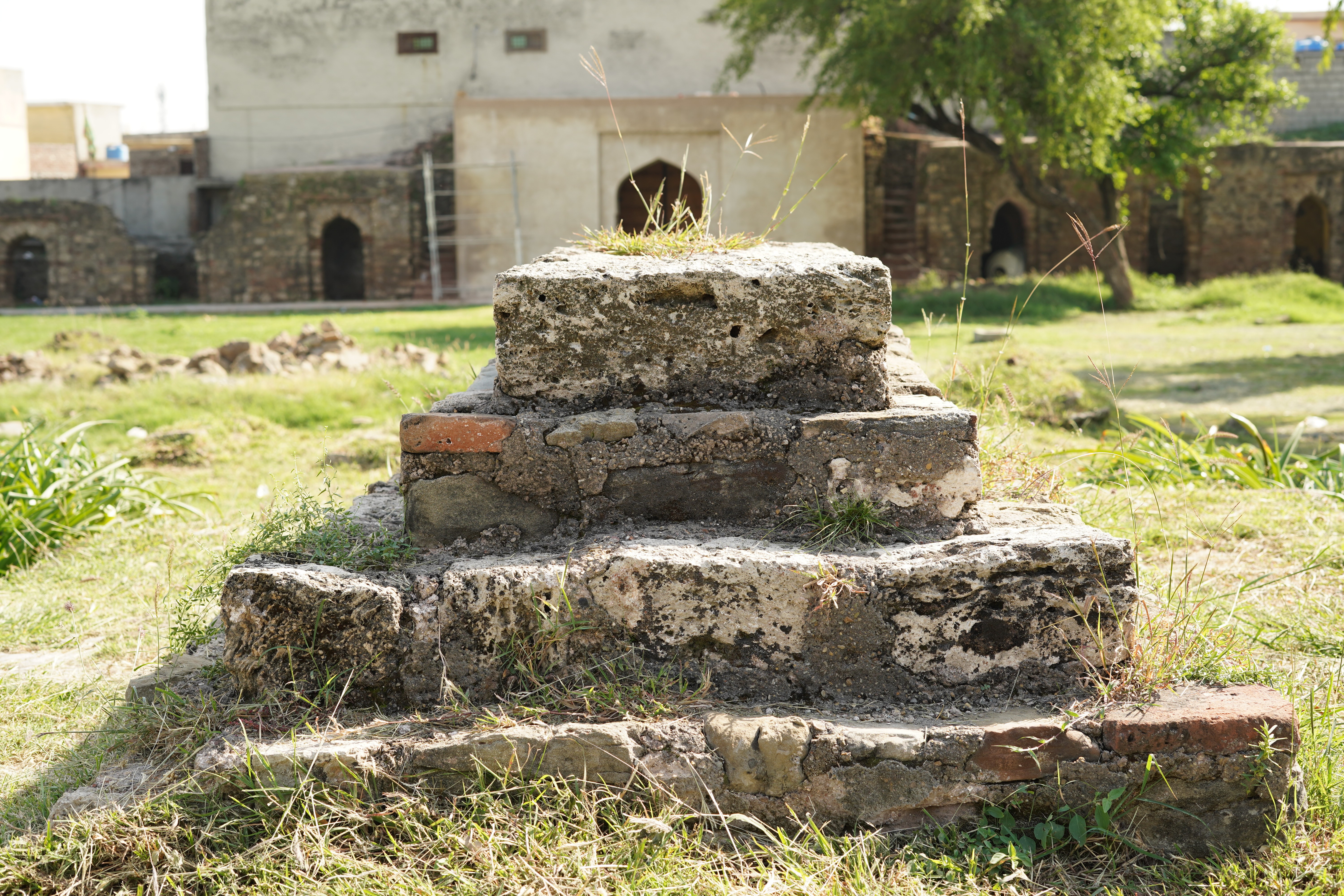 Graves present near the eastern gate of the Rawat Fort