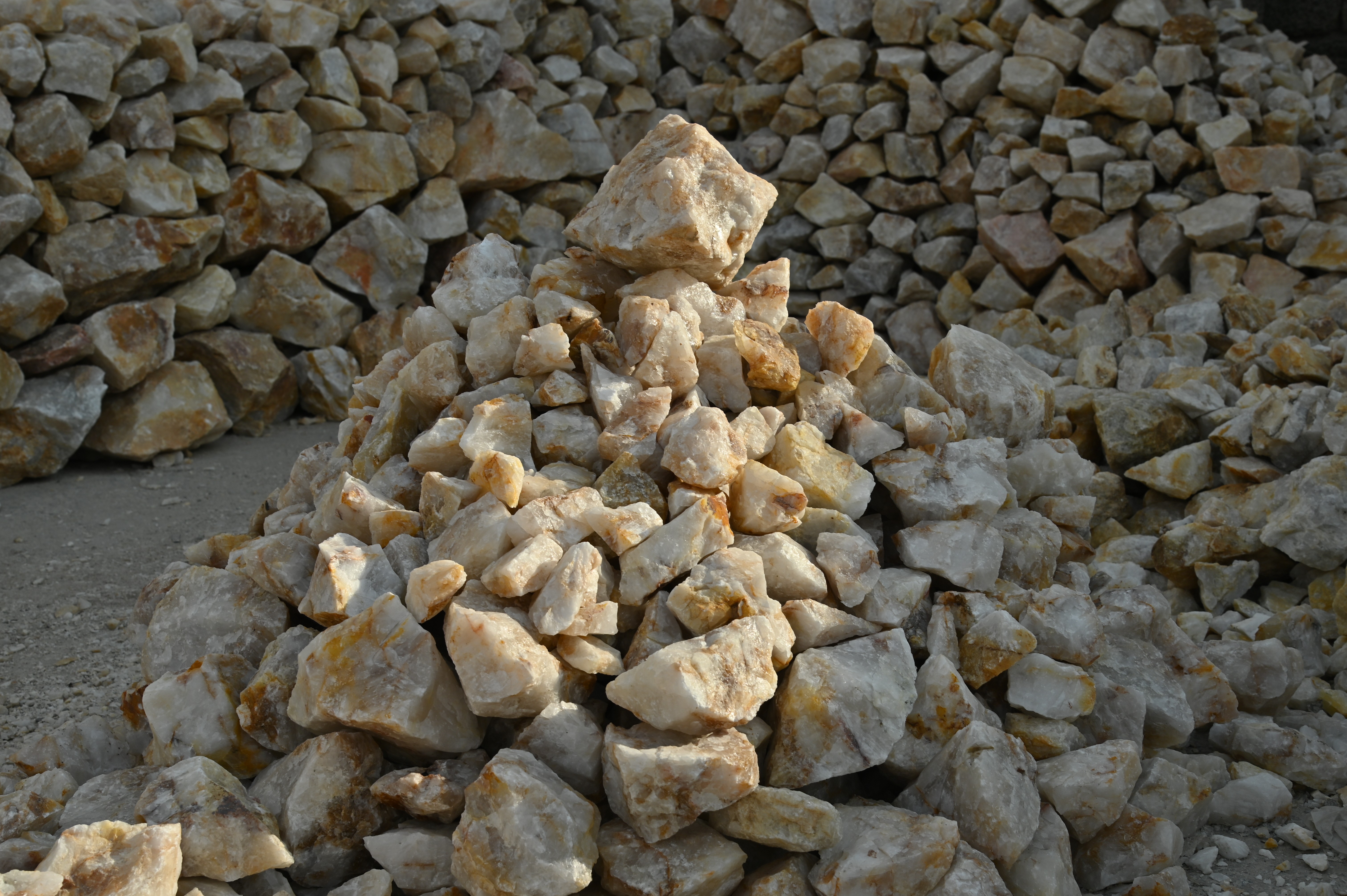 Pink shaded Silica Quartz, an Industrial Mineral