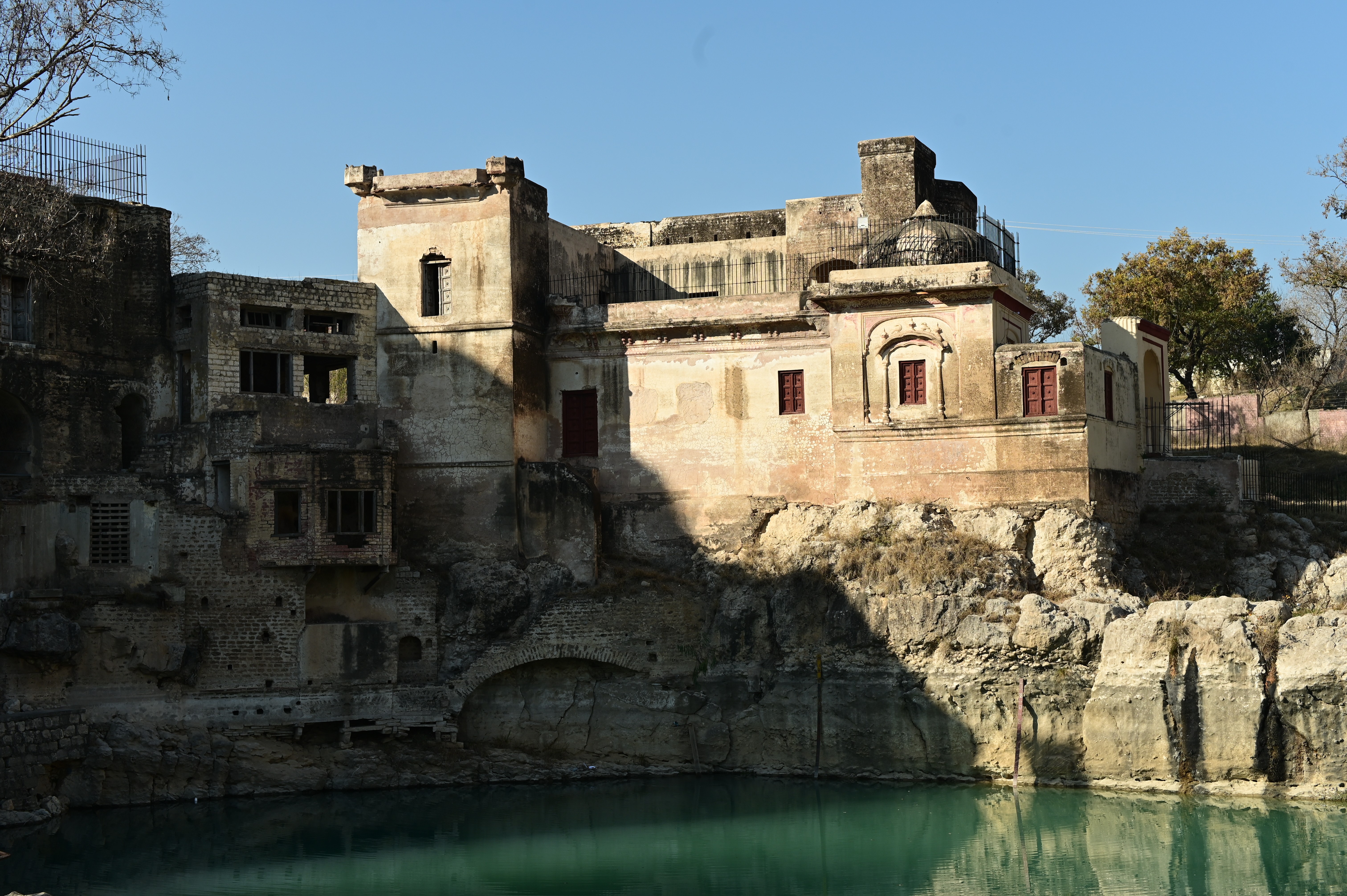 Berragi Haveli & Old Library Building at Qila Katas