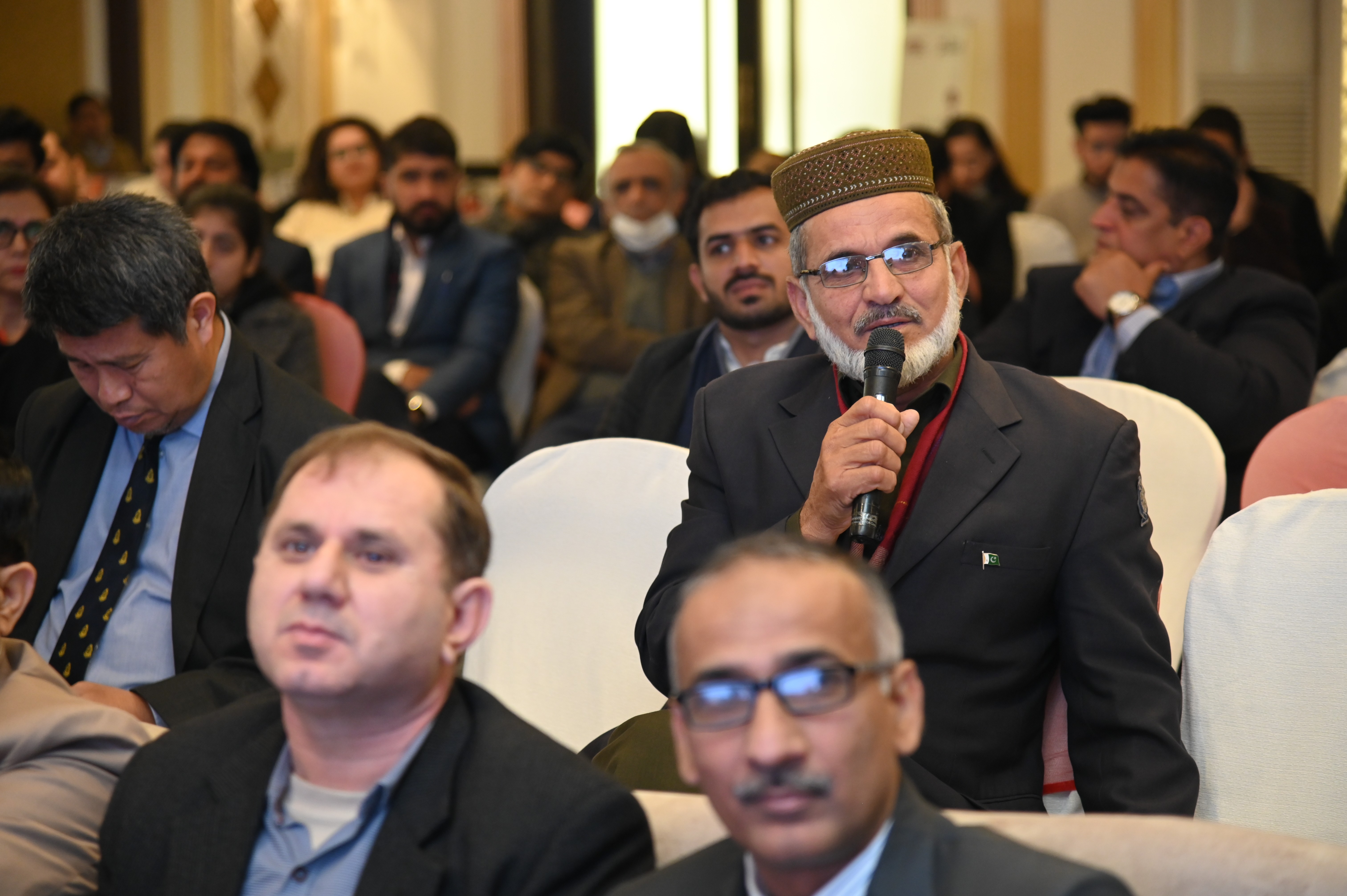 The question and answer session during the conference held at Marriot Hotel on a subject "PIDE Reform Manifesto: Transforming Economy and Society"