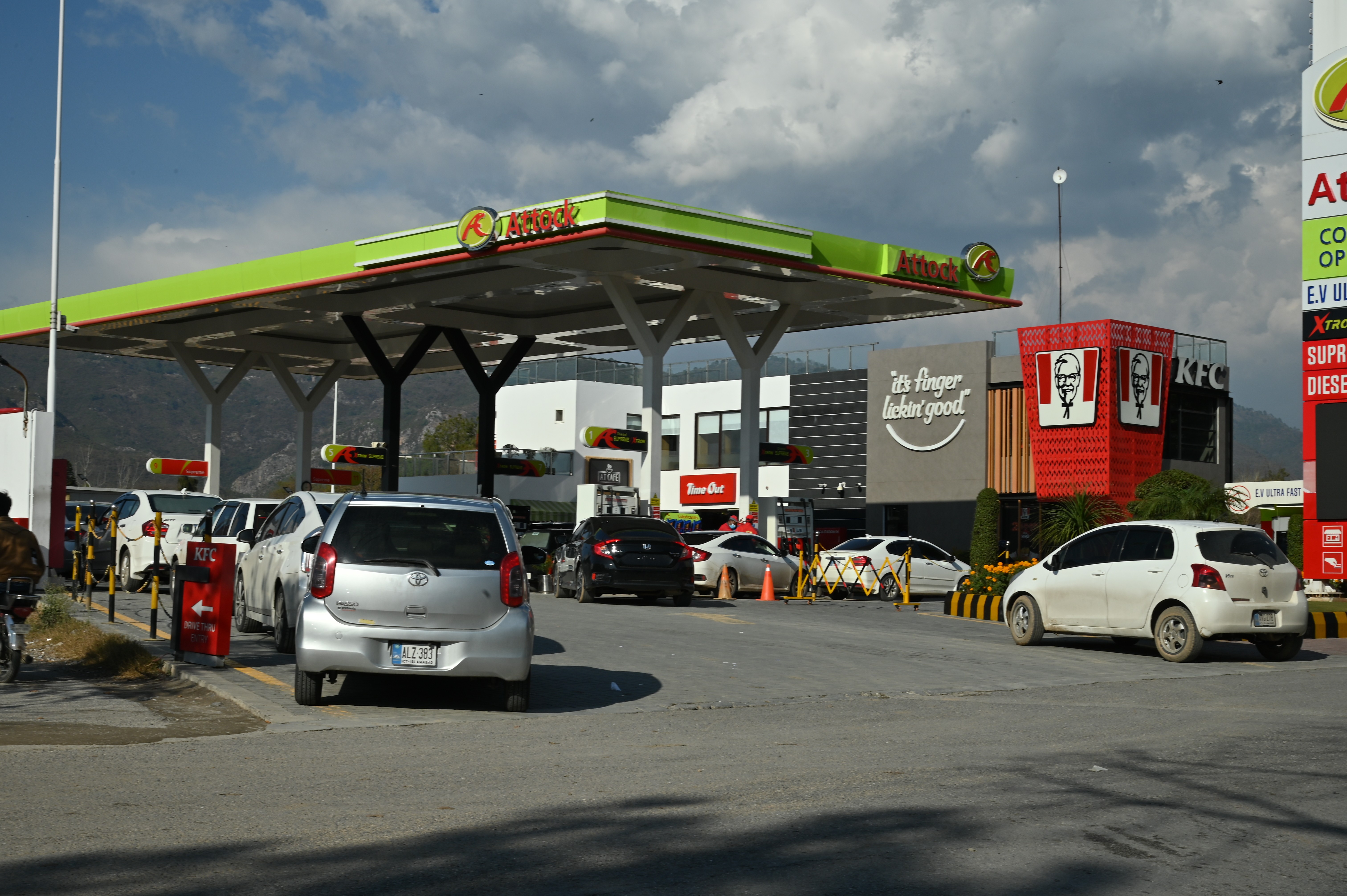 A queue of cars for refueling at the Attock Petrol pump