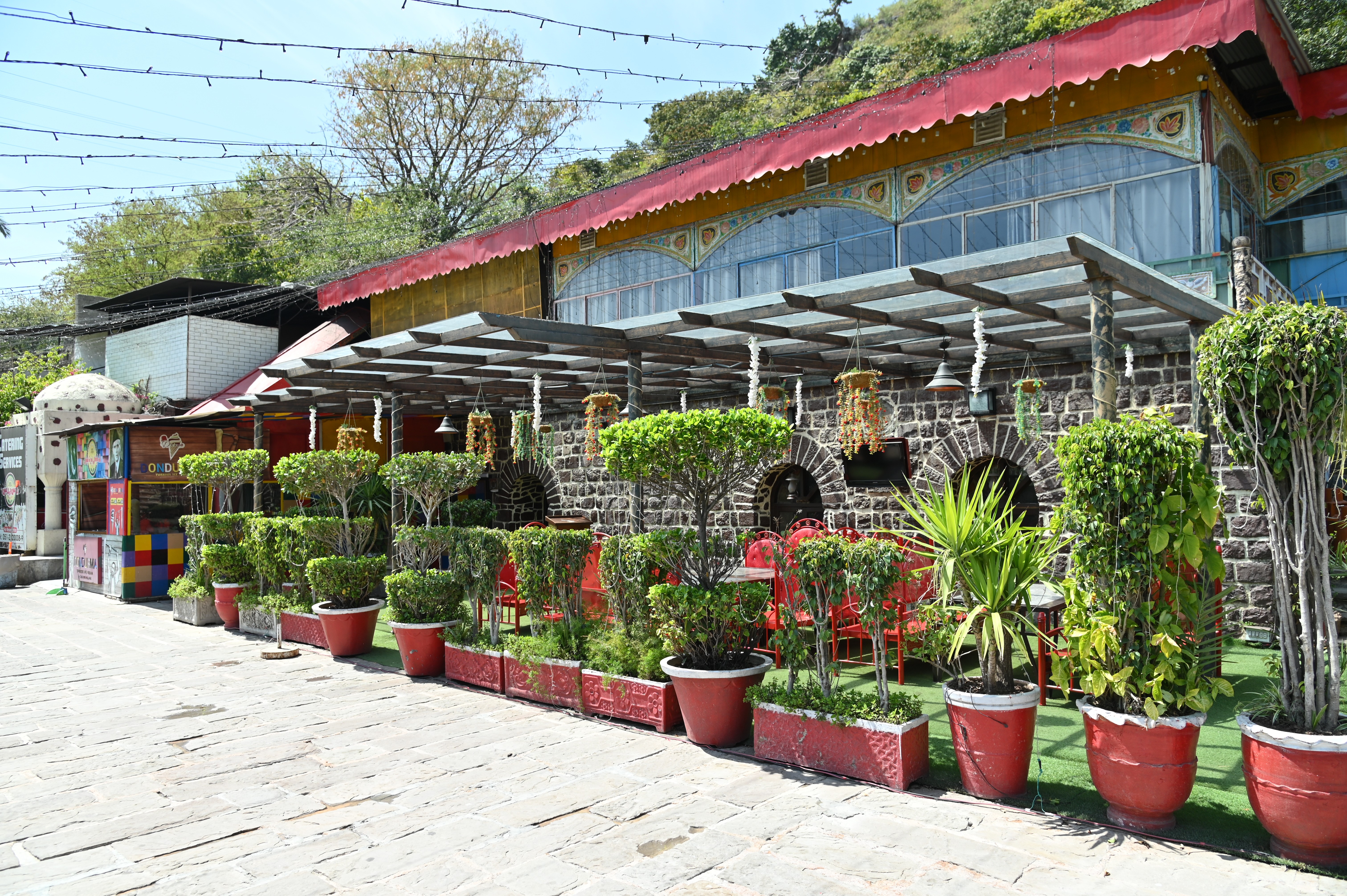 The beautiful Des Pardes restaurant famous for a unique blend of Mughlai Cuisine