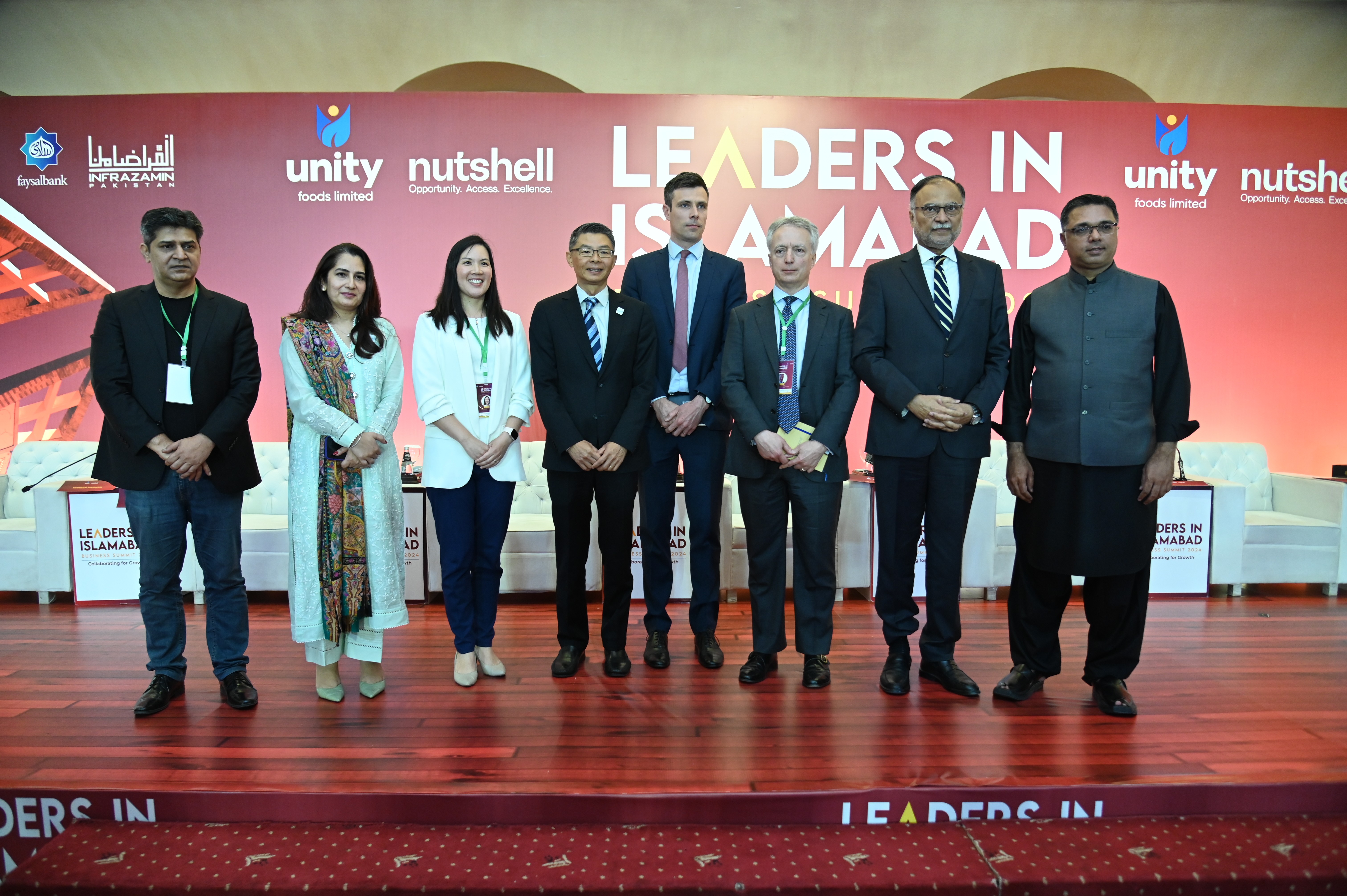 The group photo of foreign delegation with The Federal Minister of Pakistan