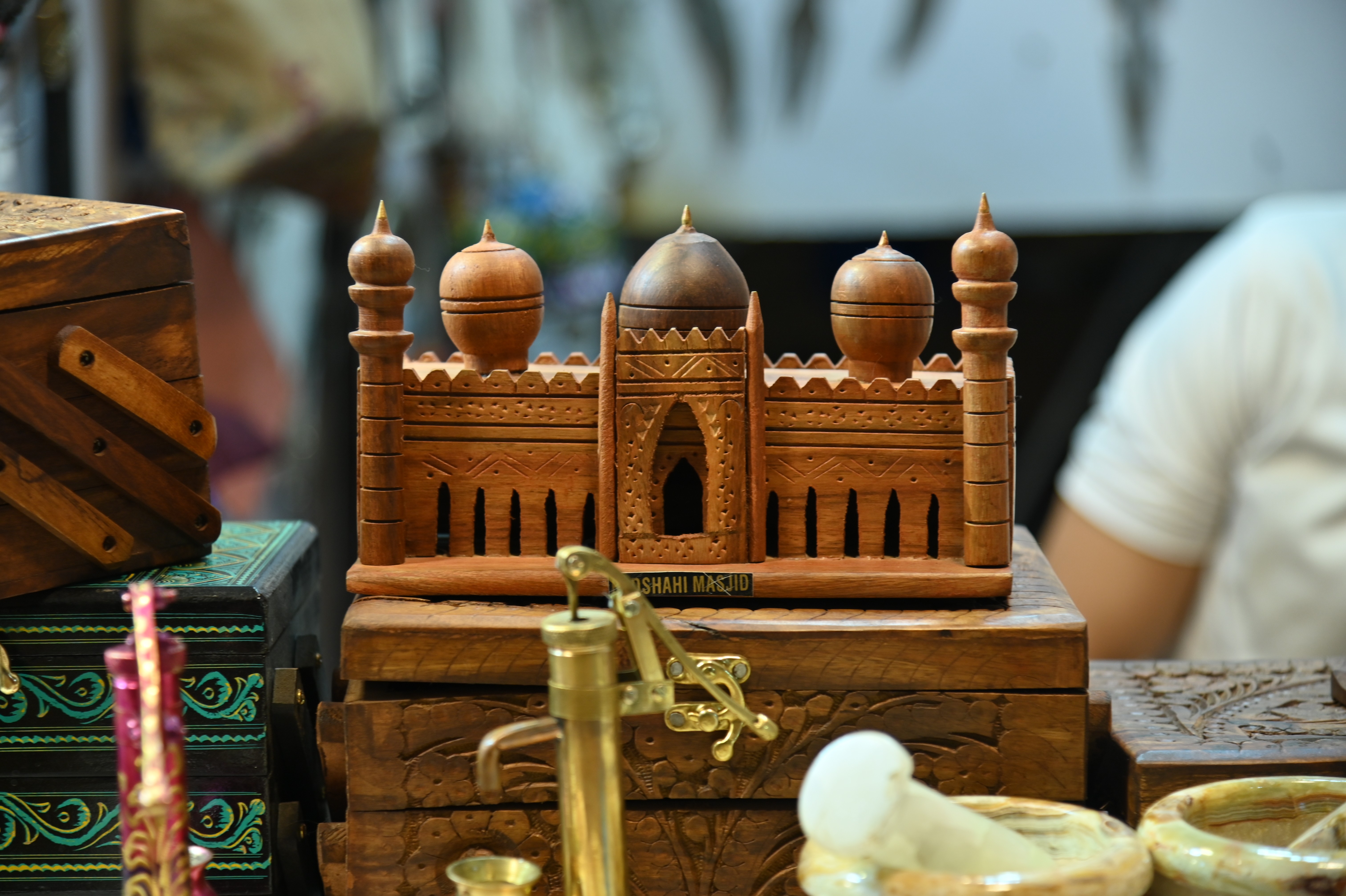 Gorgeous Wooden Statue of Badshah-e-Mosque