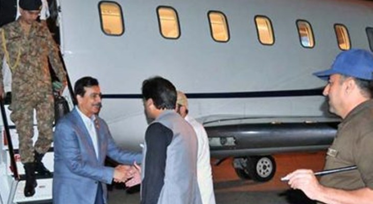 Gilani arrives Multan for visit to flood hit areas-INP