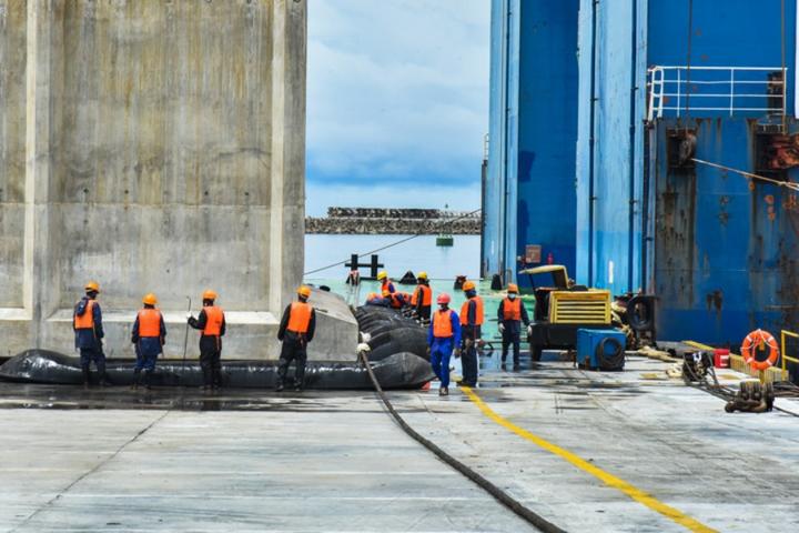 Cameroon,Chinese enterprises,deep-water port 1.jpg