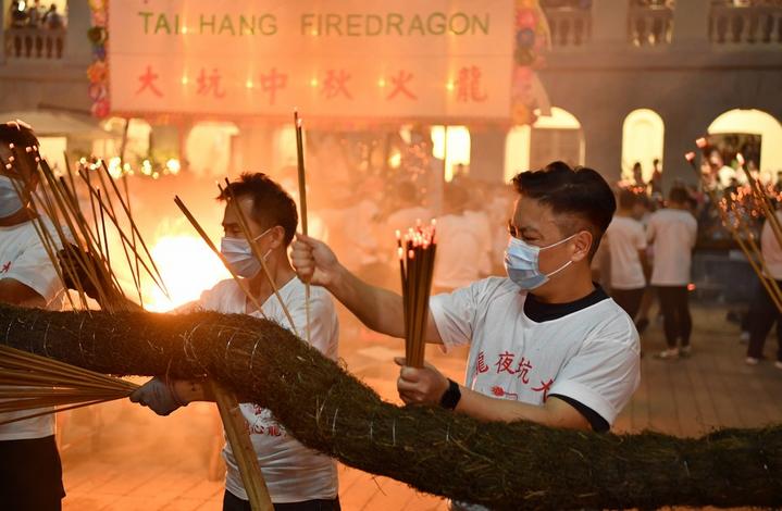 Hong Kong-Fire Dragon Dance 2.jpg