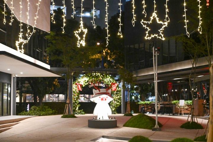Indonesia-Christmas Decorations, 1.jpg