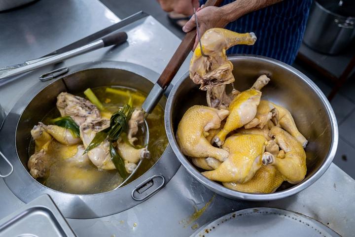 Malaysia-Hainanese Chicken Rice 1.jpg