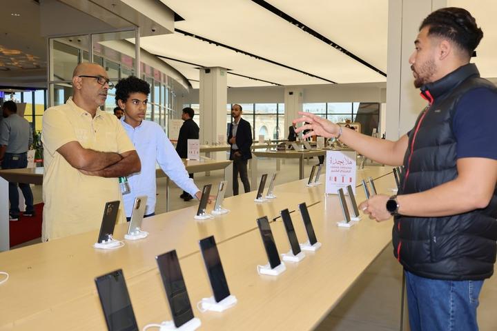 Saudi Arabia-China-Huawei Store 3.jpg