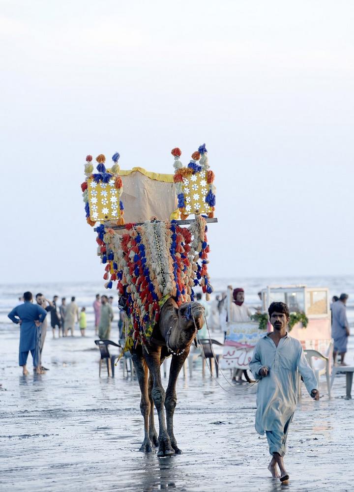 Karachi-Beach 1.jpeg